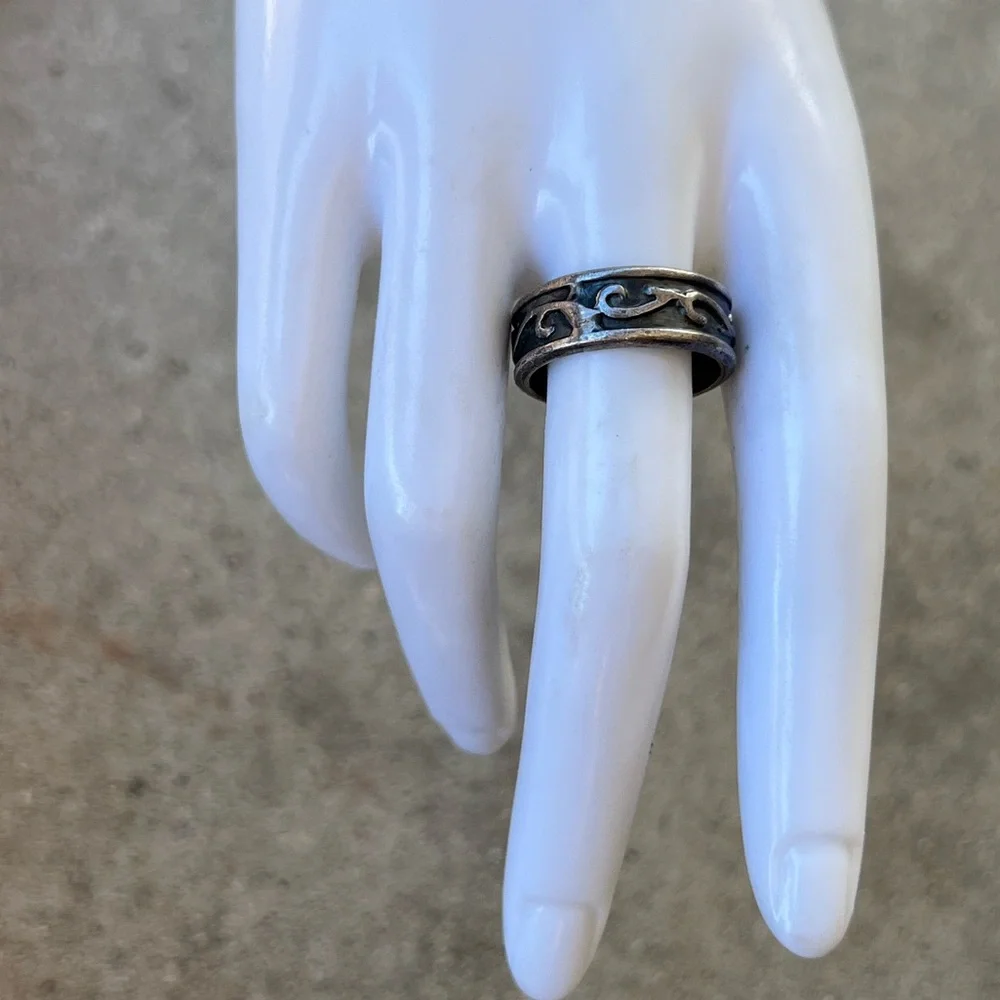 Wave swirl Design Ring Sterling Silver .925 Stamped signed Men’s Sz 9